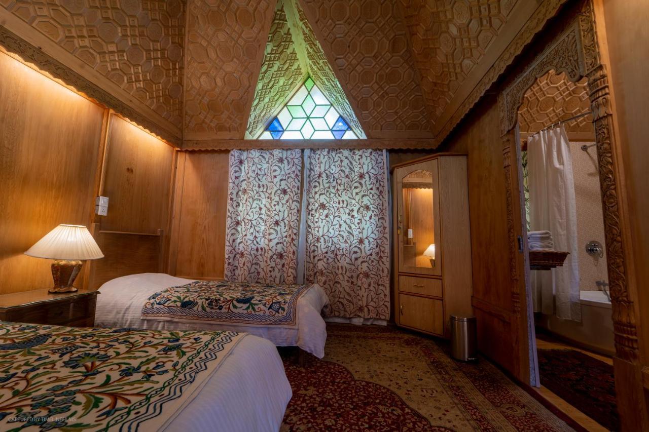 Khilona Luxury Heritage Houseboats Srīnagar Eksteriør billede